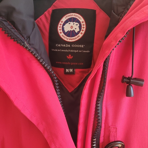 Canada Goose Bomber. Size M. Red. Excellent condition. Thick full down. - Picture 4 of 16
